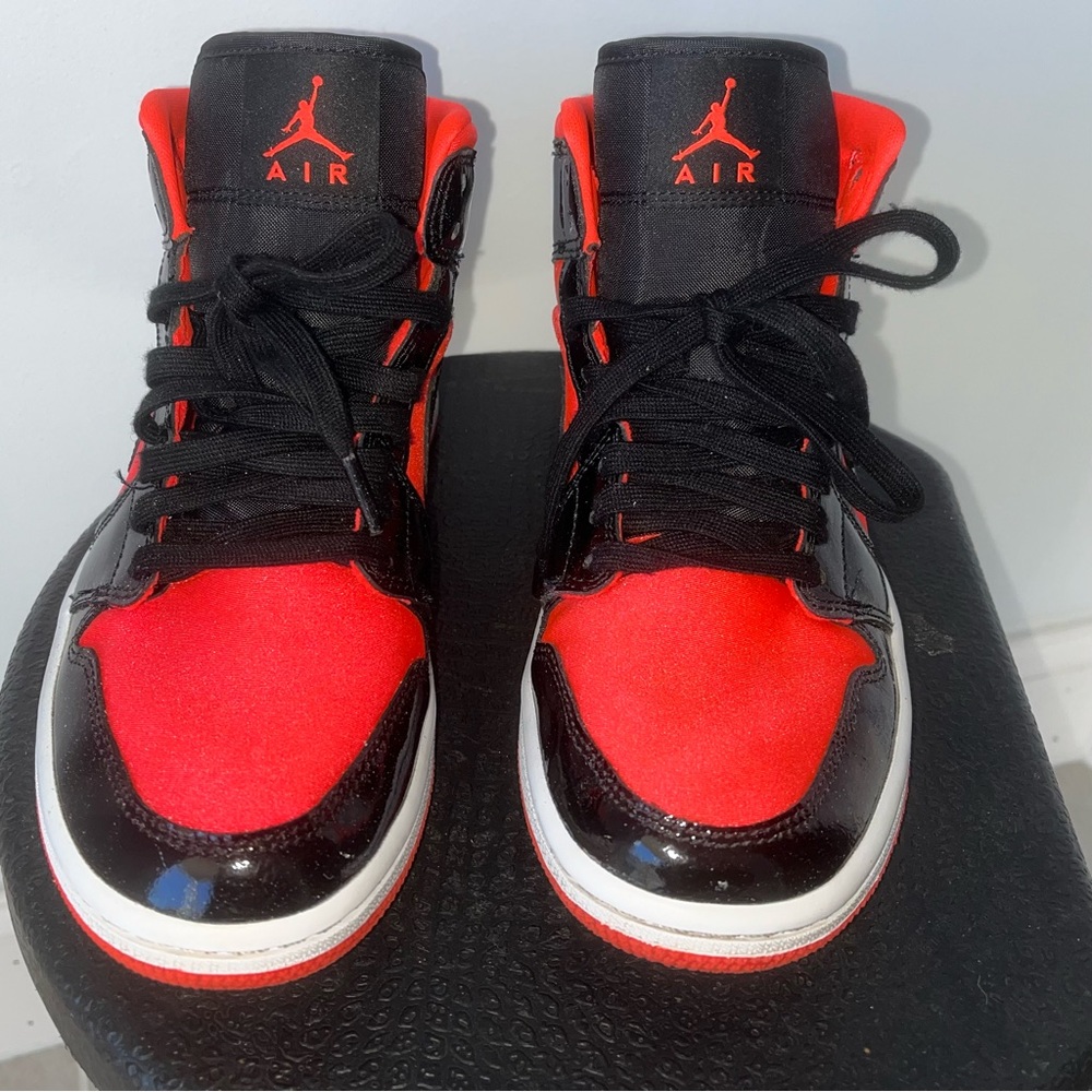 Air Jordan 1 High OG "Satin Bred". W size 8: black & university red